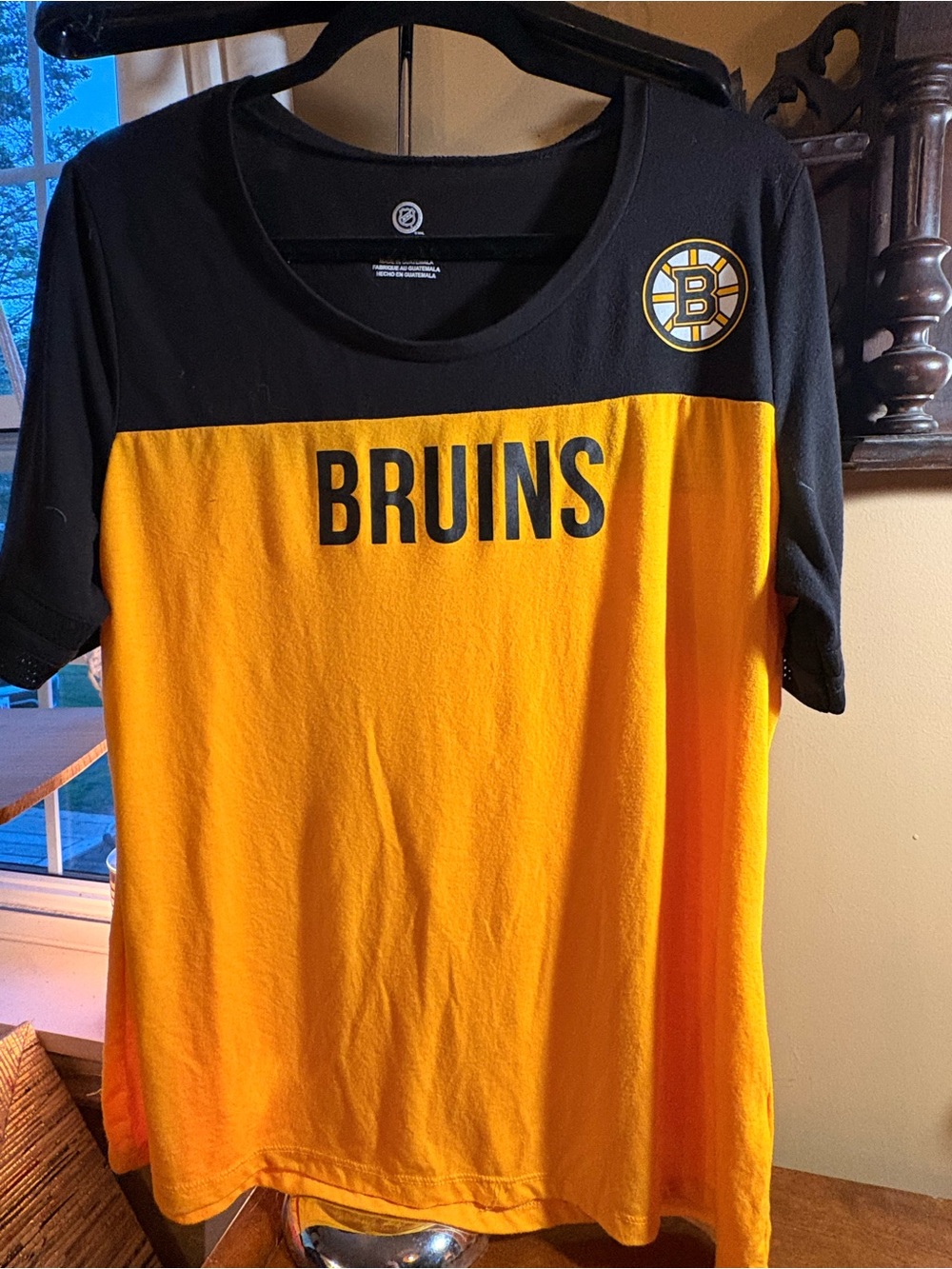 NHL Boston Bruins Women's Black & Gold Crew Neck Tee with Silver Logo Print XXL